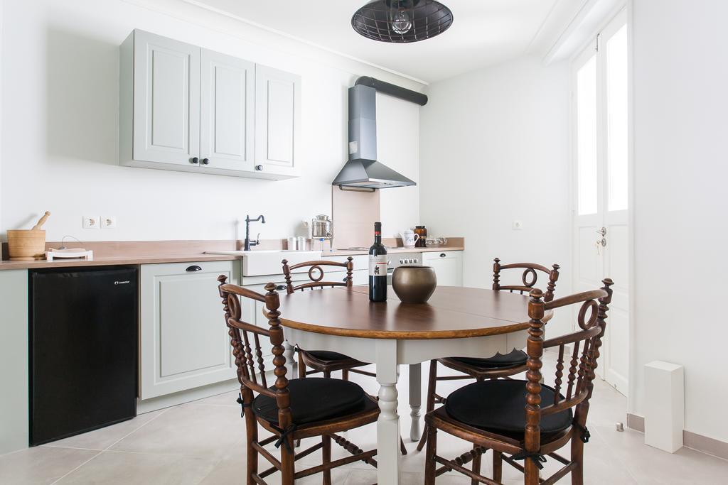 1930'S Athenian House By Yha Apartment Bagian luar foto