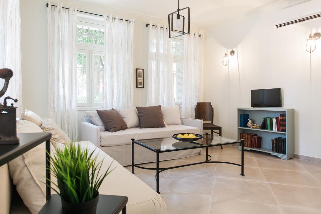 1930'S Athenian House By Yha Apartment Bagian luar foto
