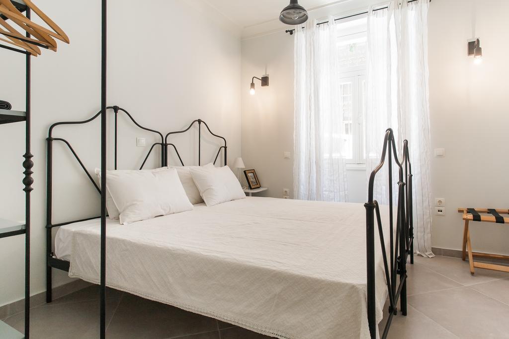 1930'S Athenian House By Yha Apartment Bagian luar foto