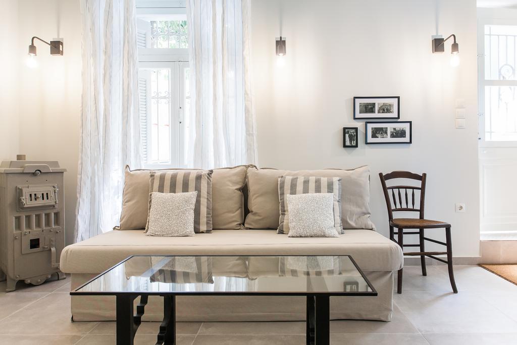 1930'S Athenian House By Yha Apartment Bagian luar foto