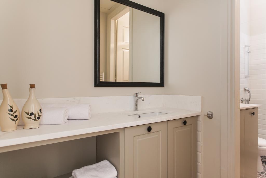 1930'S Athenian House By Yha Apartment Bagian luar foto